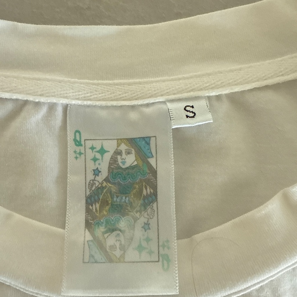 Queen of sparkles t-shirt - Picture 4 of 6